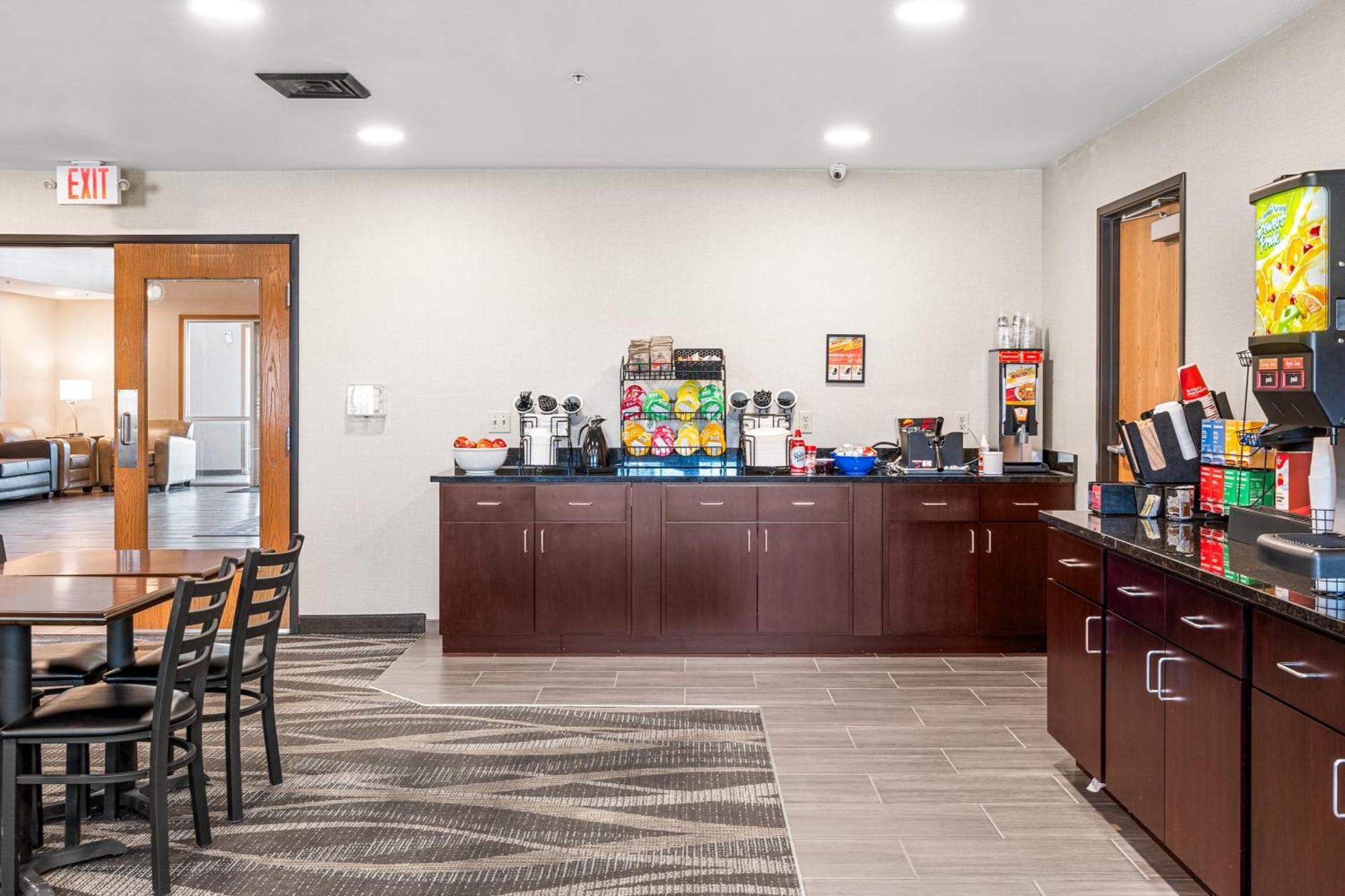 Boarders Inn & Suites By Cobblestone Hotels - Shawano Ngoại thất bức ảnh