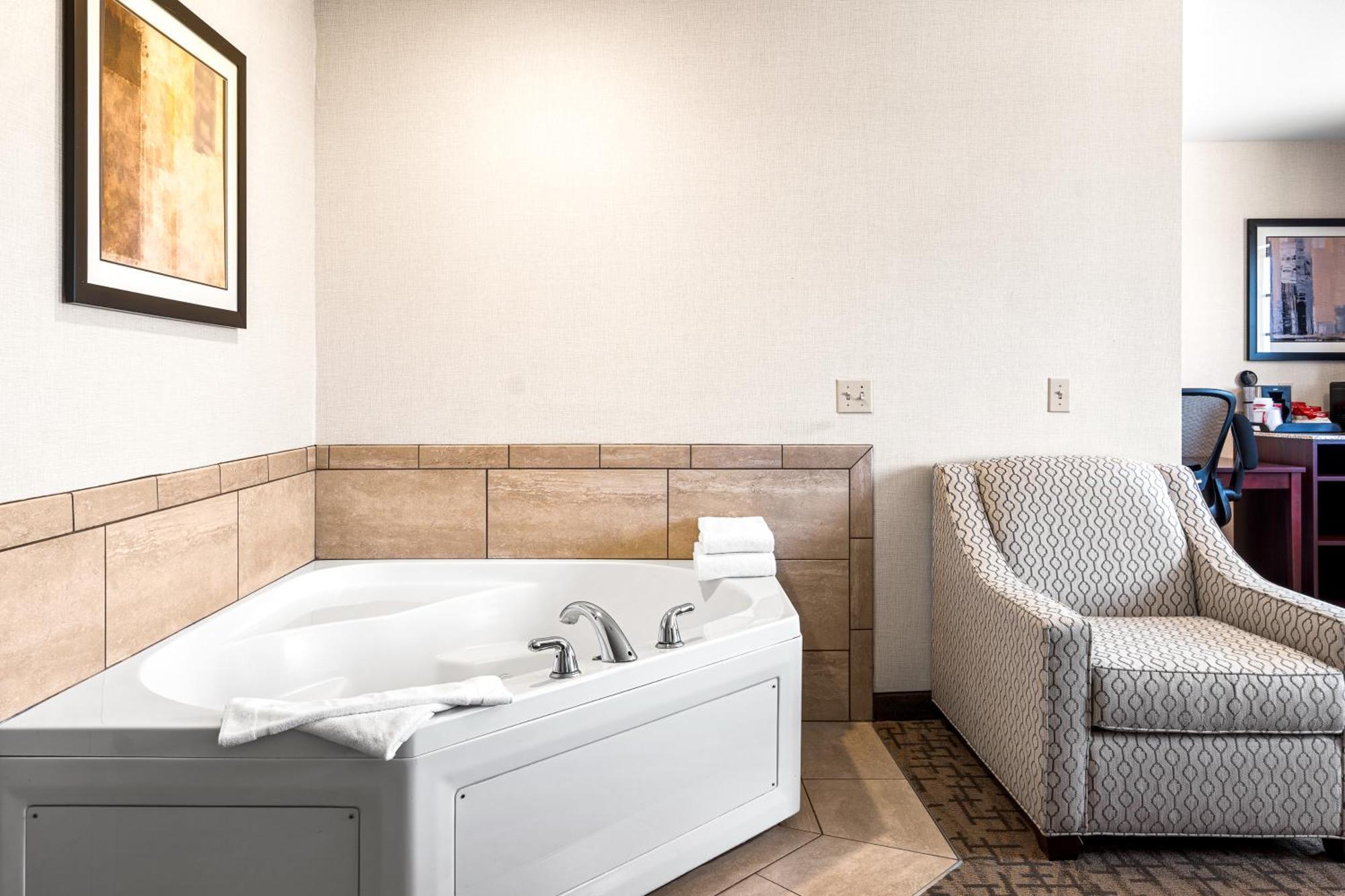 Boarders Inn & Suites By Cobblestone Hotels - Shawano Ngoại thất bức ảnh