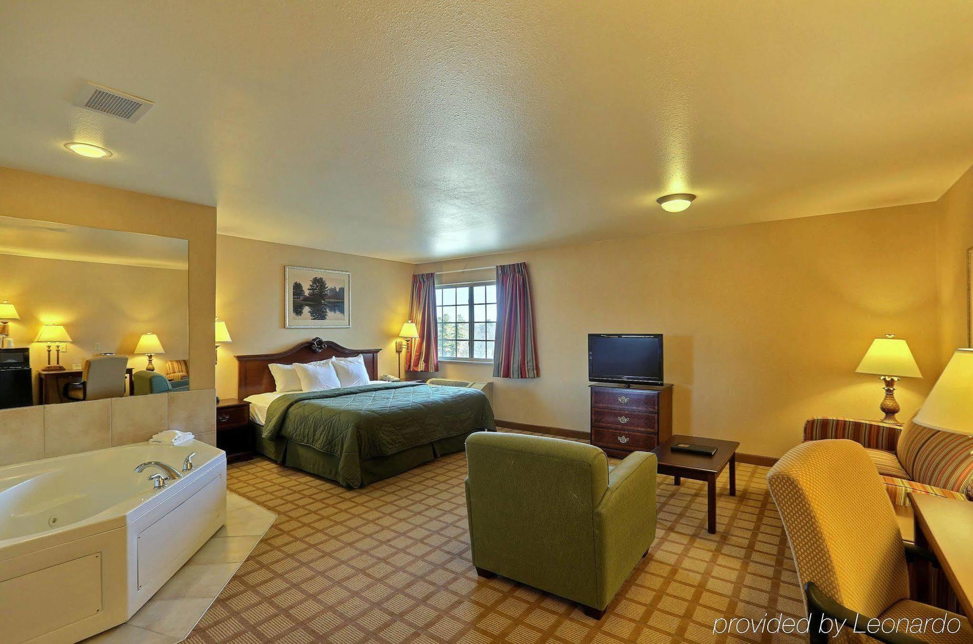 Boarders Inn & Suites By Cobblestone Hotels - Shawano Ngoại thất bức ảnh