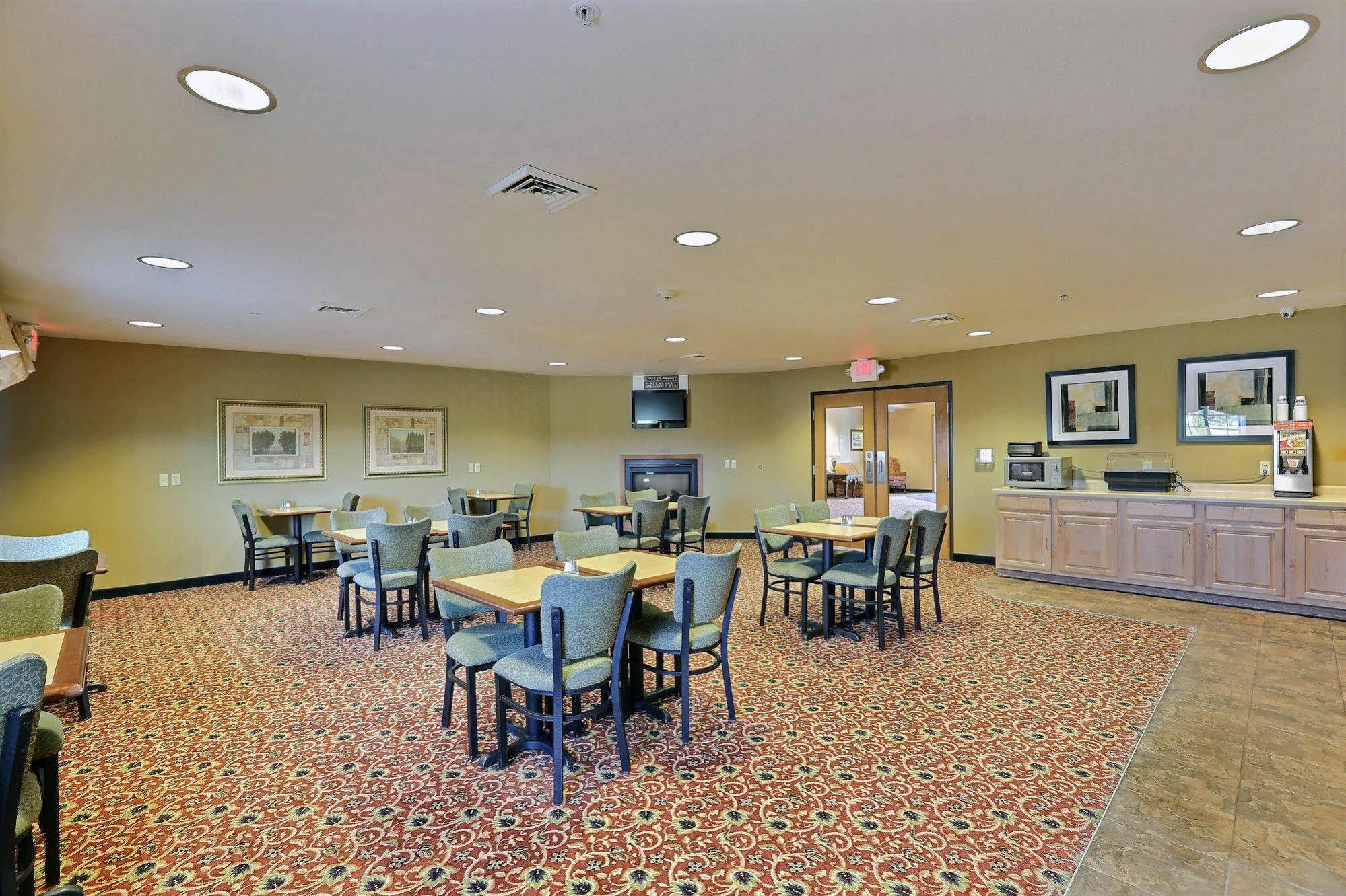 Boarders Inn & Suites By Cobblestone Hotels - Shawano Ngoại thất bức ảnh